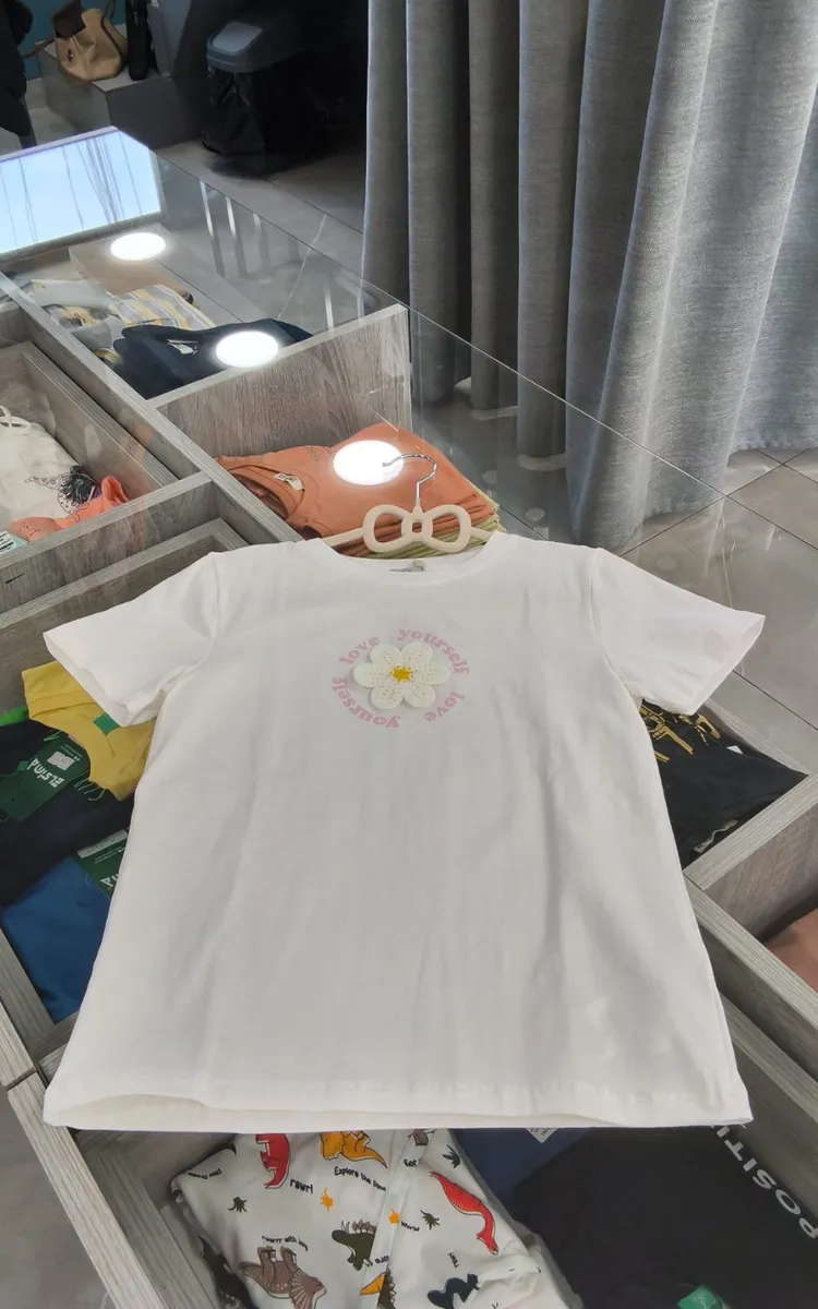 Girl's cotton top