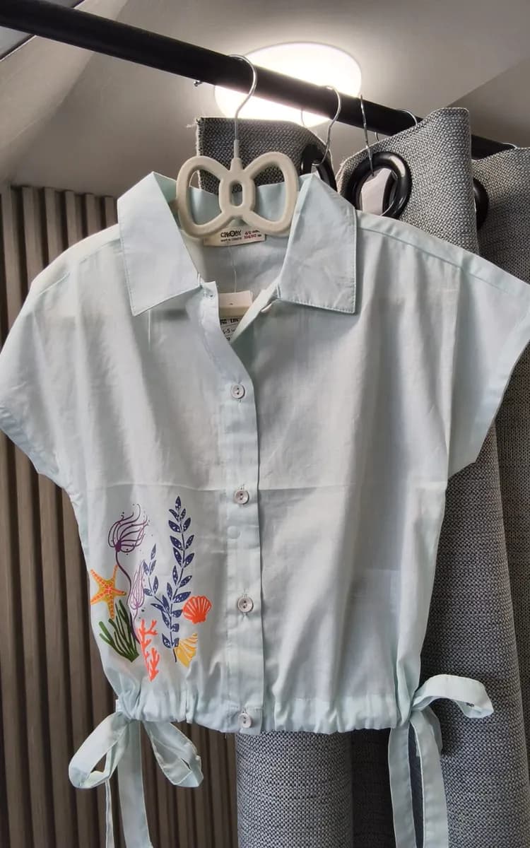 Girl's cotton shirt