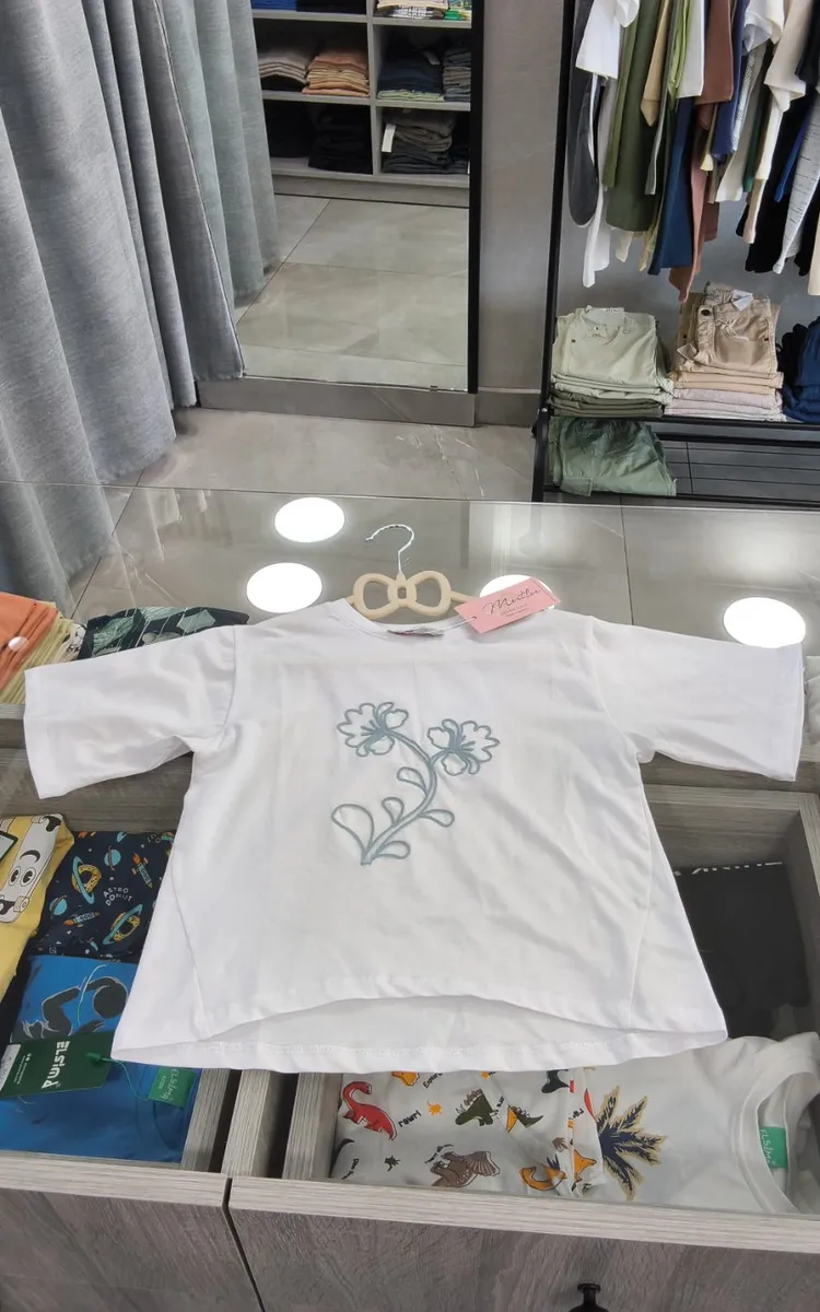 Girl's cotton top