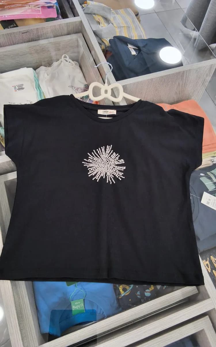 Girl's cotton top