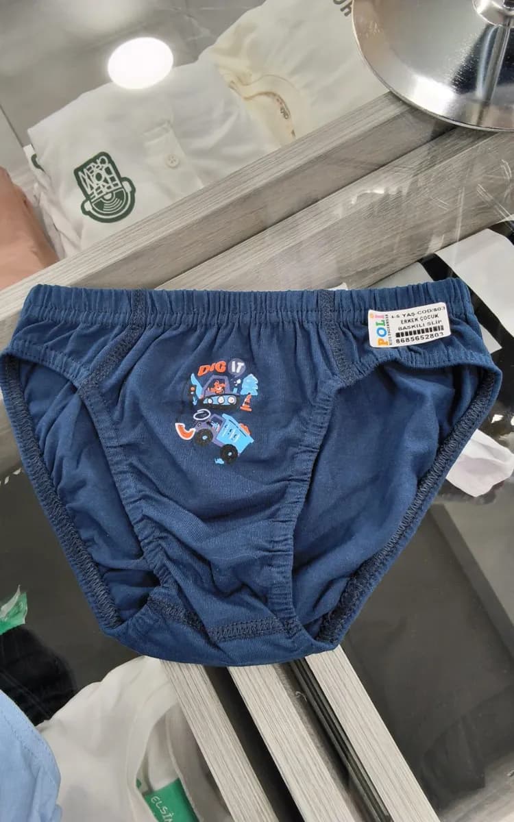 Boy's slip