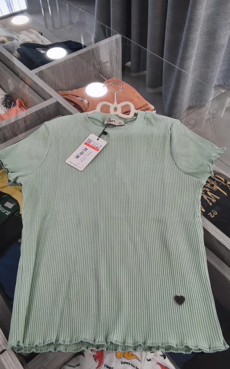 Girl's cotton top